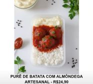 PURÊ DE BATATA COM ALMONDEGA ARTESANAL